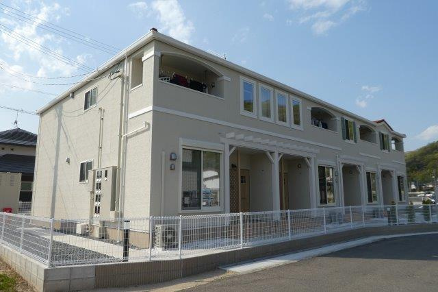 総社市井尻野のアパートの外観