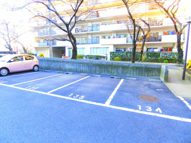マイシティ泉北Ｂ棟の駐車場