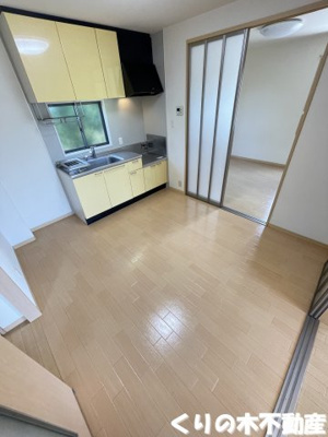 【内装】 | コーポ浅川 | 明るい色調の室内です