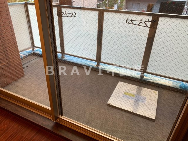 B-PROUD天満橋（ビープラウドテンマバシ）　BRAVI不動産のバルコニー|【B-PROUD天満橋】暖かな日差しのふりそそぐバルコニー