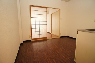 【居間・リビング】 | ハイツソレイユ