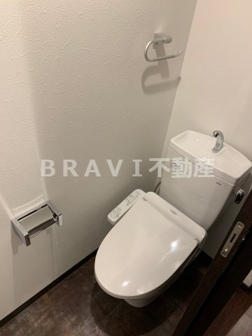 B-PROUD天満橋（ビープラウドテンマバシ）　BRAVI不動産のトイレ|【B-PROUD天満橋】トイレです