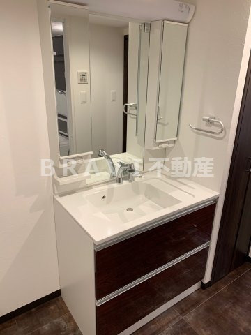 B-PROUD天満橋（ビープラウドテンマバシ）　BRAVI不動産の独立洗面台|【B-PROUD天満橋】独立洗面台、朝の身支度には欠かせません