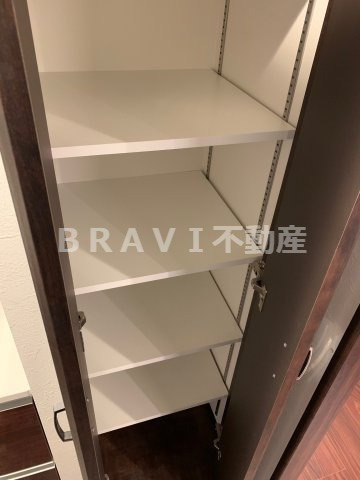 B-PROUD天満橋（ビープラウドテンマバシ）　BRAVI不動産の収納|【B-PROUD天満橋】ちょっとした収納スペースも充実しています