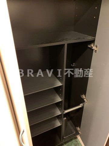 スプランディッド安土町　BRAVI不動産の玄関|【シューズボックススプランディット安土町】