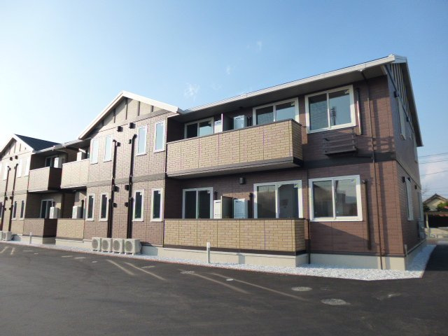総社市総社３丁目のアパートの外観