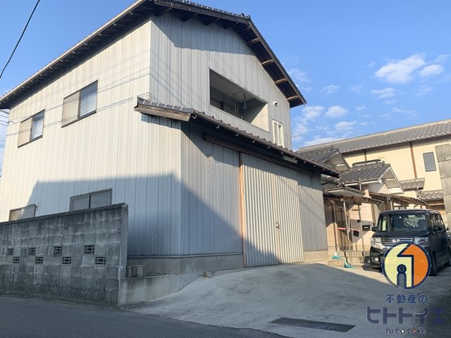 八女市津江中古住宅ガレージ付の外観