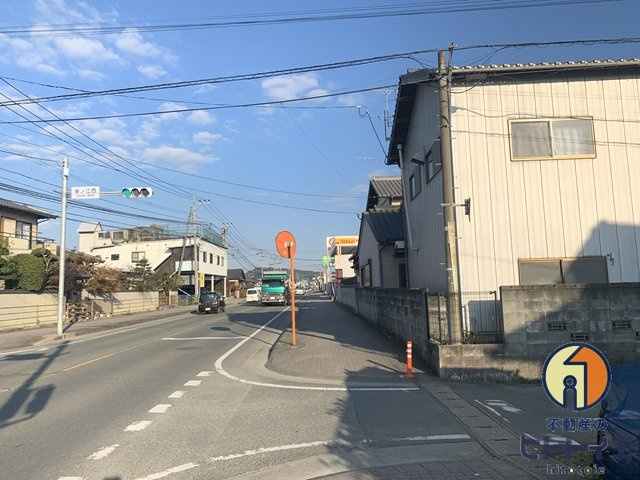 八女市津江中古住宅ガレージ付の外観