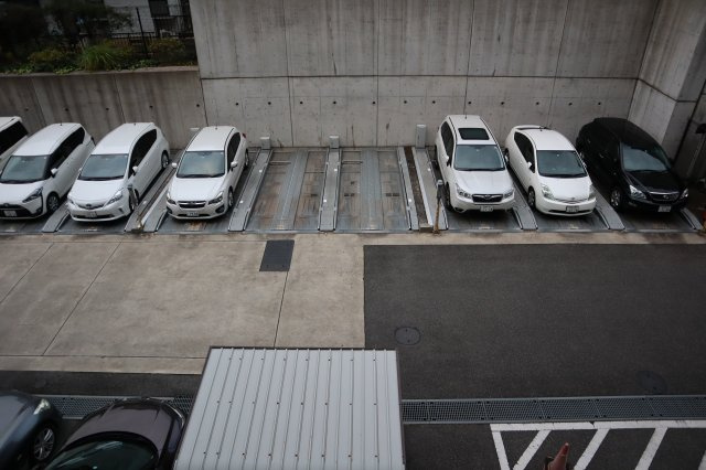 レクセルプラザ船橋薬園台　３階部分の駐車場