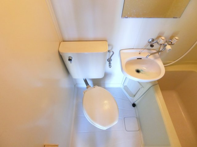 ロードサイドサガのトイレ|同物件別部屋イメージ写真