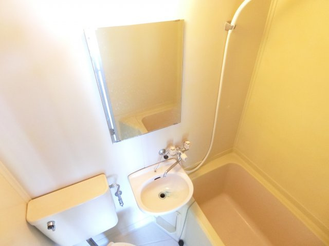 ロードサイドサガの洗面所|同物件別部屋イメージ写真