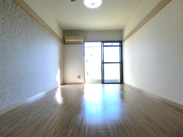 ロードサイドサガの内装|同物件別部屋イメージ写真