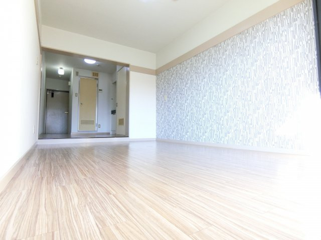 ロードサイドサガの洋室|同物件別部屋イメージ写真