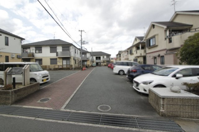 【駐車場】 | プリムローズ３番館 | 駐車スペースもあります