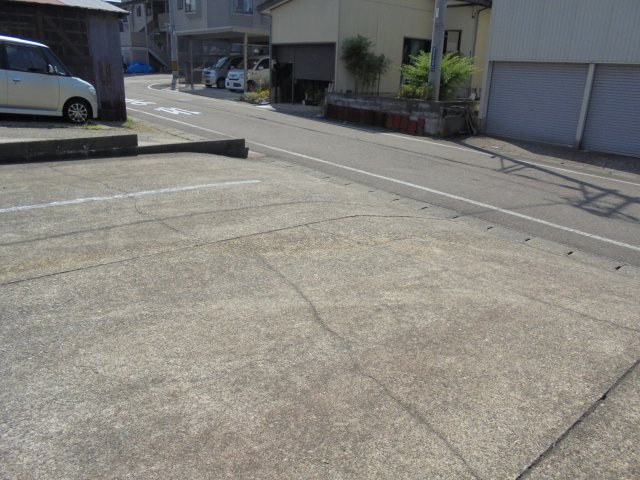 ハイツサクセスの駐車場