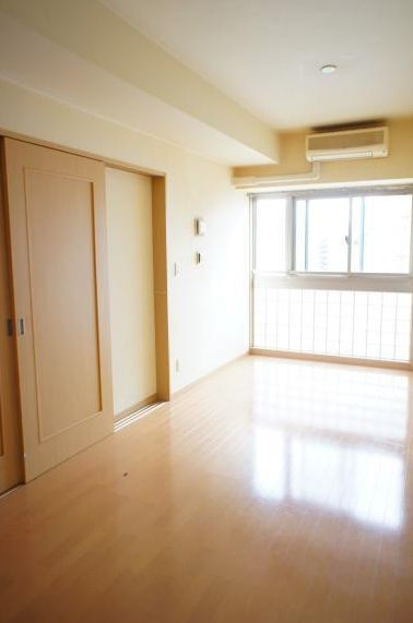 千代田区神田佐久間町４丁目の賃貸マンションの居間・リビング