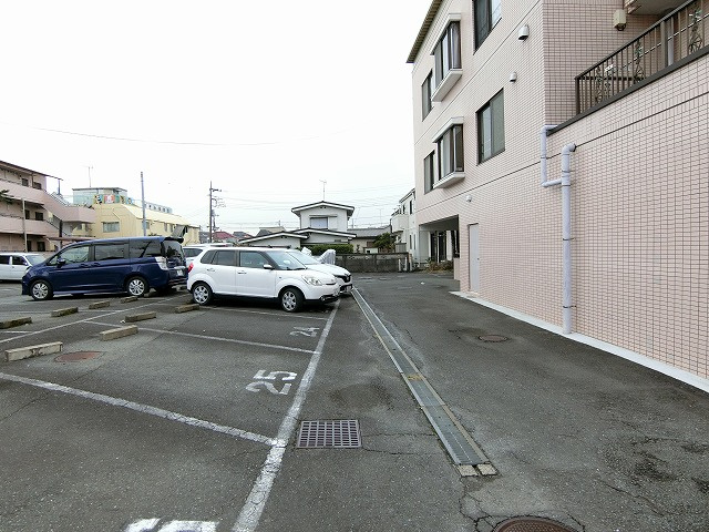 キョーワハウス拝島Ⅱの駐車場