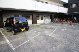 【駐車場】