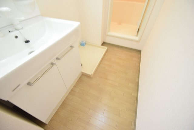 ヴィラージュコート弐番館の洗面所|室内洗濯機置き場