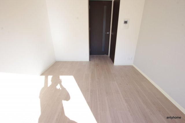 プレサンス難波インフィニティ　仲介手数料無料の居間・リビング