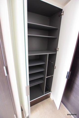 プレサンス難波インフィニティ　仲介手数料無料の収納