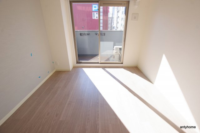 プレサンス難波インフィニティ　仲介手数料無料の洋室