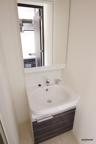 プレサンス難波インフィニティ　仲介手数料無料の洗面所