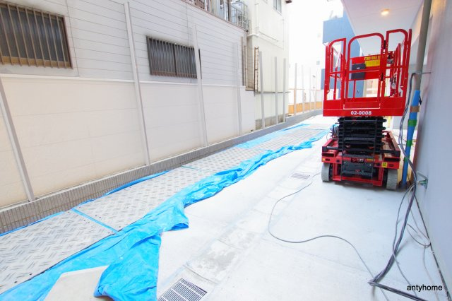 プレサンス難波インフィニティ　仲介手数料無料の駐車場