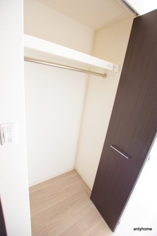 プレサンス難波インフィニティ　仲介手数料無料の収納
