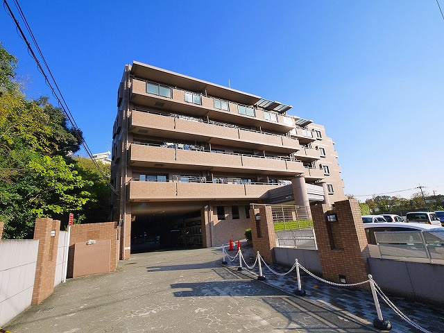 ダイヤパレス学園前南の外観|外観は落ち着いています