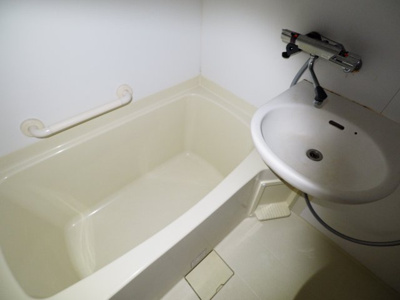 【洗面所】 | ウィステリアハイツ | スペースが確保できる洗面所です