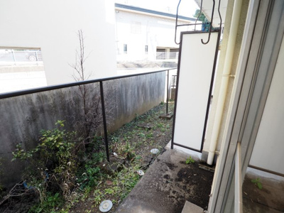 【庭】 | ウィステリアハイツ | たまにはお庭で休日を過ごしてみるのもよいかもしれません