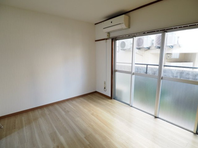 【洋室】 | ウィステリアハイツ | 落ち着いた色調の洋室です