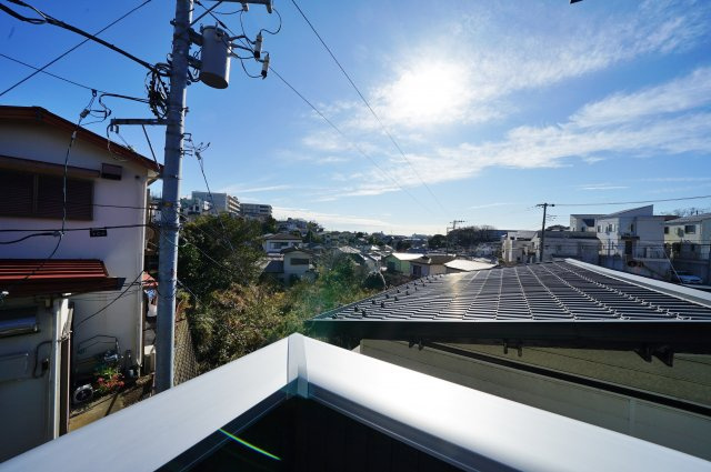 角地につき陽当り良好♪お洒落なレンガ調のアクセントクロスの室内♪初音ヶ丘全2棟新築戸建ての展望