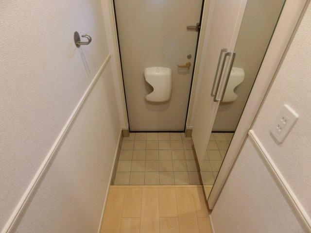 フリーデ西乃芝の玄関
