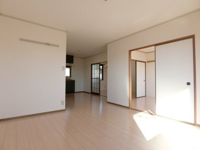 スティブル　A棟の居間・リビング