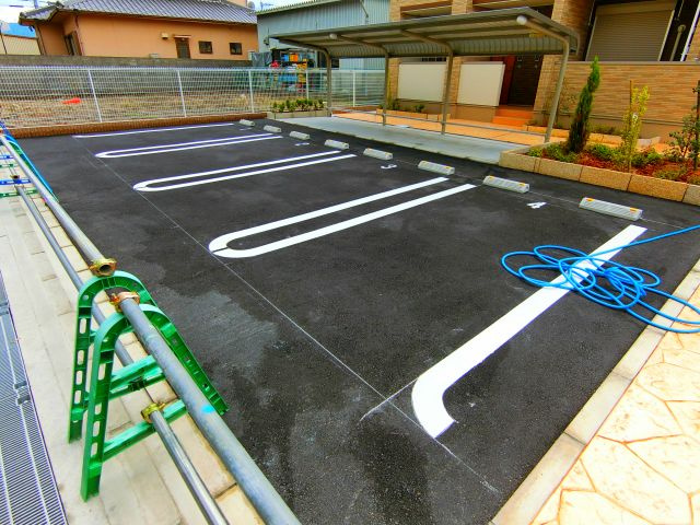 フォルシュMの駐車場