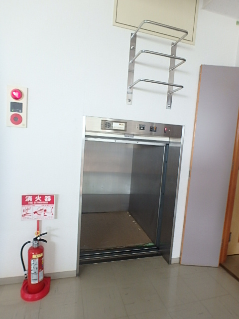 ロジスティックコンビニエンスワタセの設備|荷物用エレベーター