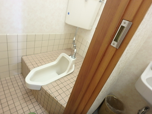 ロジスティックコンビニエンスワタセのトイレ|共用　建物内に３か所あります