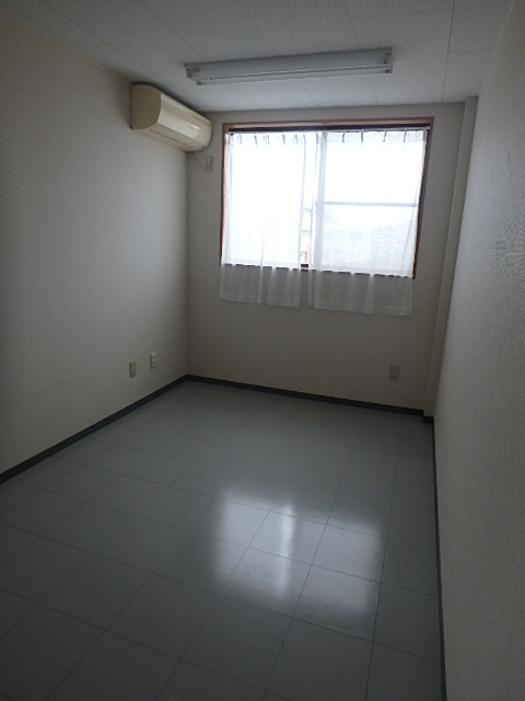 ロジスティックコンビニエンスワタセの内装|４号