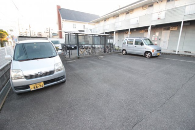 【駐車場】 | エステートピアE.V.O