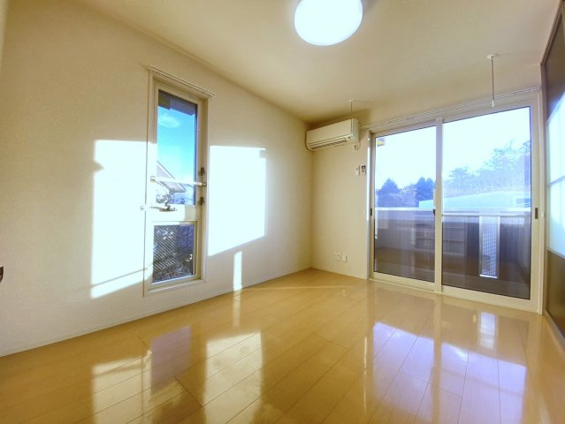 グローリーコート前九年の居間・リビング