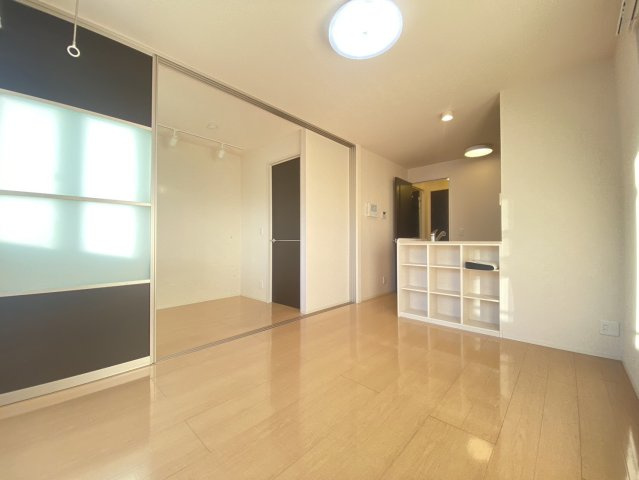 グローリーコート前九年の居間・リビング