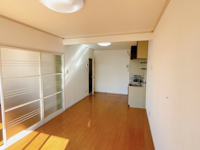 カーサデーリア花園の居間・リビング