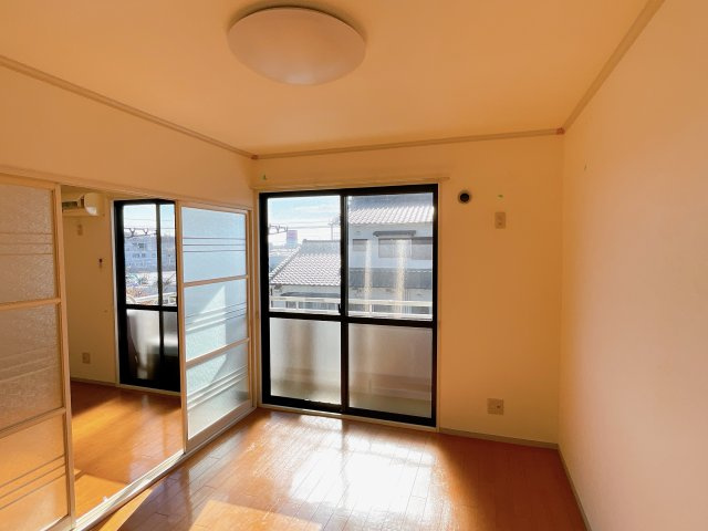 カーサデーリア花園の洋室