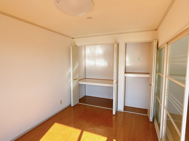 カーサデーリア花園の洋室