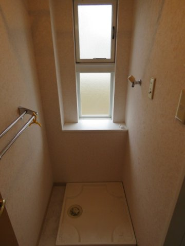 【その他】 | ヴィラカレラ菱江 | 洗濯機置き場