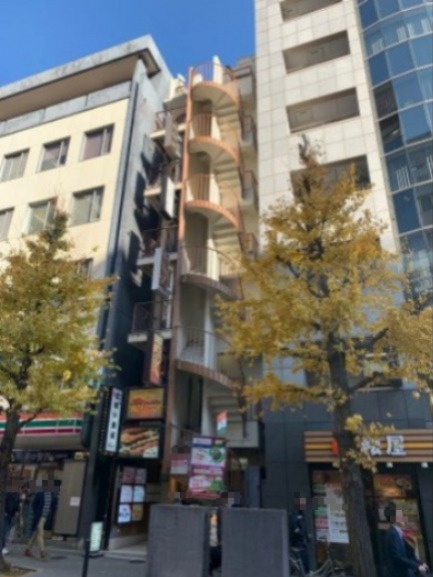 サンゴビルの外観