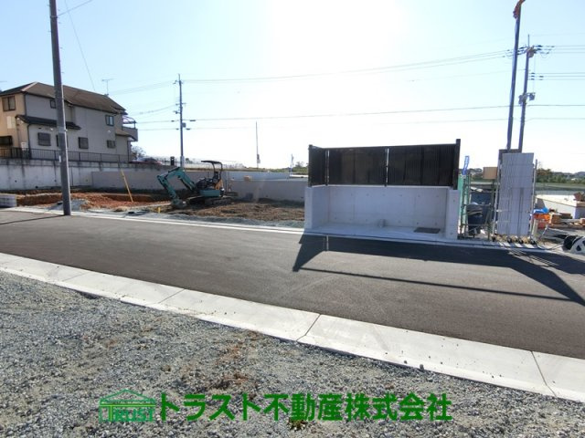 神戸市第16西区竜が岡-2号地　新築戸建の前面道路含む現地写真
