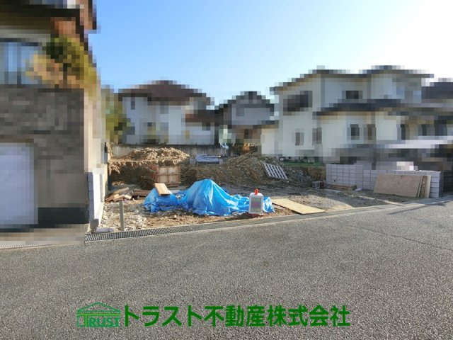 神戸市西区美賀多台4丁目　新築一戸建の前面道路含む現地写真